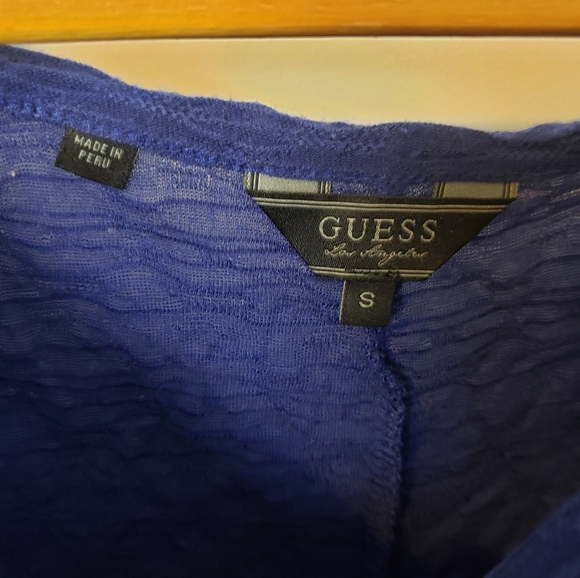 Guess top cold shoulder high low crinkle crushed texture size small - Picture 2 of 6